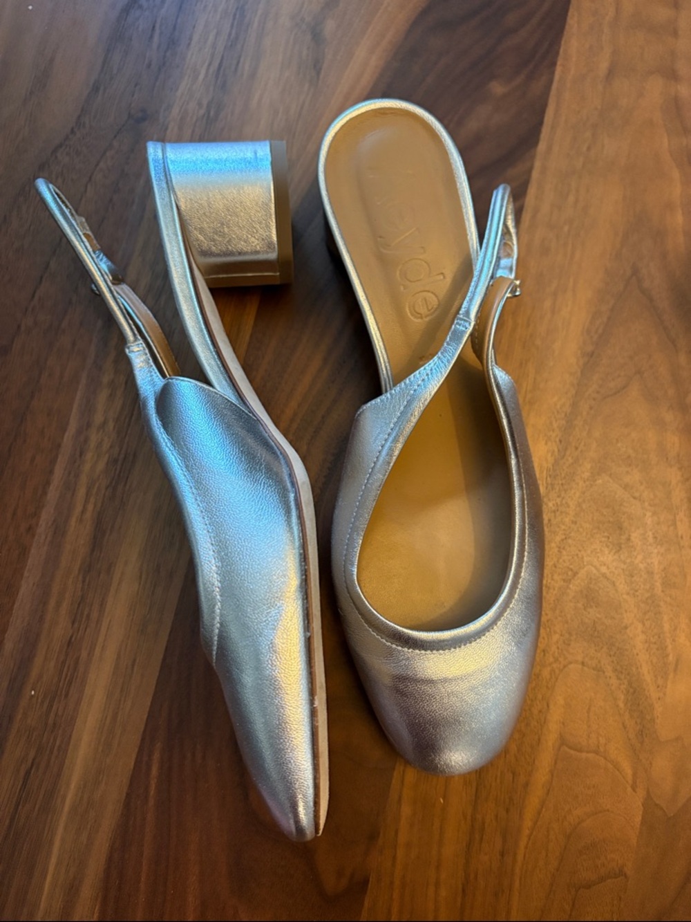 Aeyde Romy Laminated Metallic Silver Pumps - Picture 2 of 15